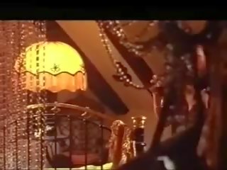 Keyhole 1975: brezplačno snemanje umazano video film 75