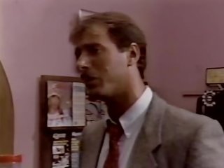 Convenience متجر الفتيات (1987)_cut