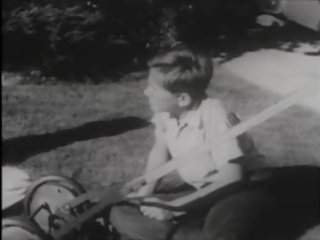 วินเทจ เพศ การศึกษา - (1957) ในขณะที่ เด็กชาย เจริญ