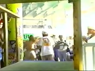 ربيع استراحة رطب تي شيرت 1995