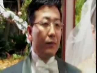 Japanilainen morsian naida mukaan sisään laki päällä häät päivä