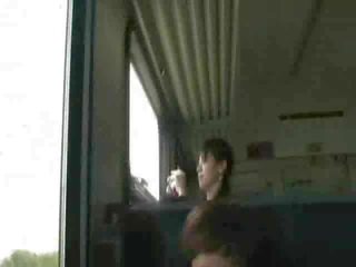 Masturbim dhe goditje extractingjon në treni
